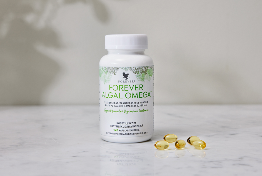 Forever Algal Omega Forever Living Productsilta. Vegaaninen ravintolisä, joka sisältää omega-3-rasvahappoja leväöljystä. Omega-3:a suoraan lähteestä – mikrolevistä.