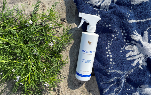 Aloe First Forever Living Productsilta. Aloe veralla, propolisella ja valituilla yrteillä, jotka viilentävät, hoitavat ja rauhoittavat.