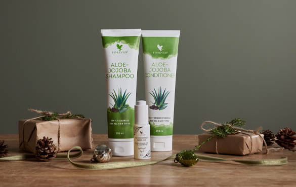 Tule hiustenhoidon asiantuntijaksi juhliin Forevers Aloe-Jojoba Shamoo & Conditioner ja Nourishing Hair Oil. 