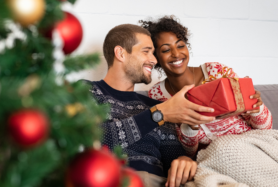 Forevers joulukauppa on avoinna, täytä joululahjasäkki ihon- ja hiustenhoidolla tai ehkä ihastuttavalla tuoksulla. Ja miksi et hemmottelisi itseäsi myös jollakin kauniilla? 